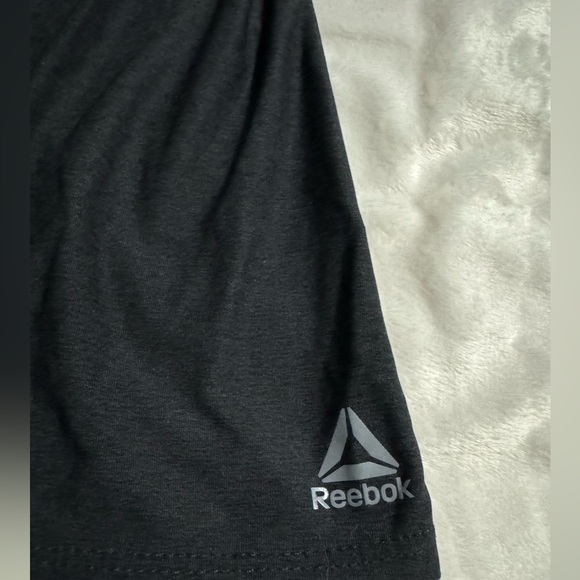 Reebok tank - Picture 2 of 4